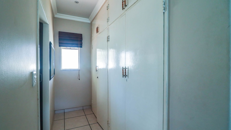 3 Bedroom Property for Sale in Flamwood North West